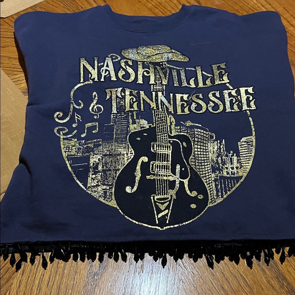 Nashville Tennessee Graphic Sweatshirt - Navy and Gold